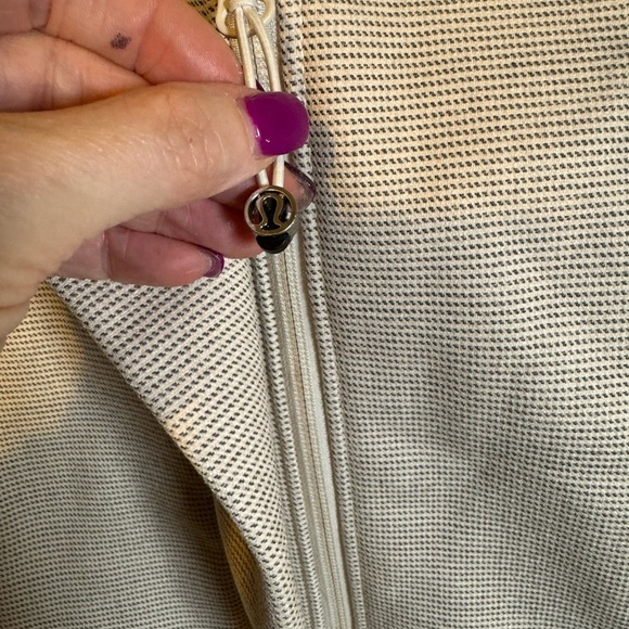 Womens Cream Lululemon Studio Angel Wing Hooded Coat Size 8 EUC - Picture 7 of 8